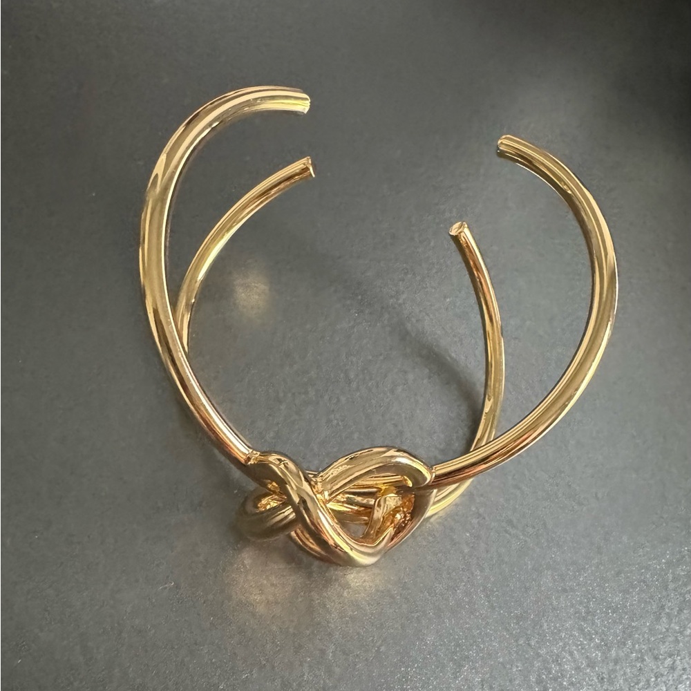 Elegant Gold Knot Cuff Bracelet